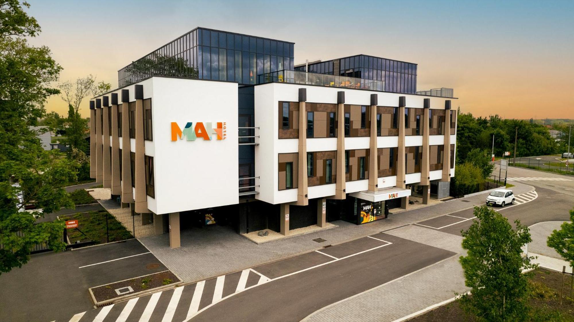 Mah Hotel Saint-Ghislain Exterior foto